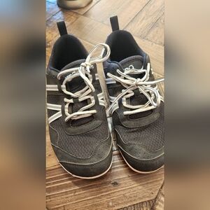 Xero flat foot shoes